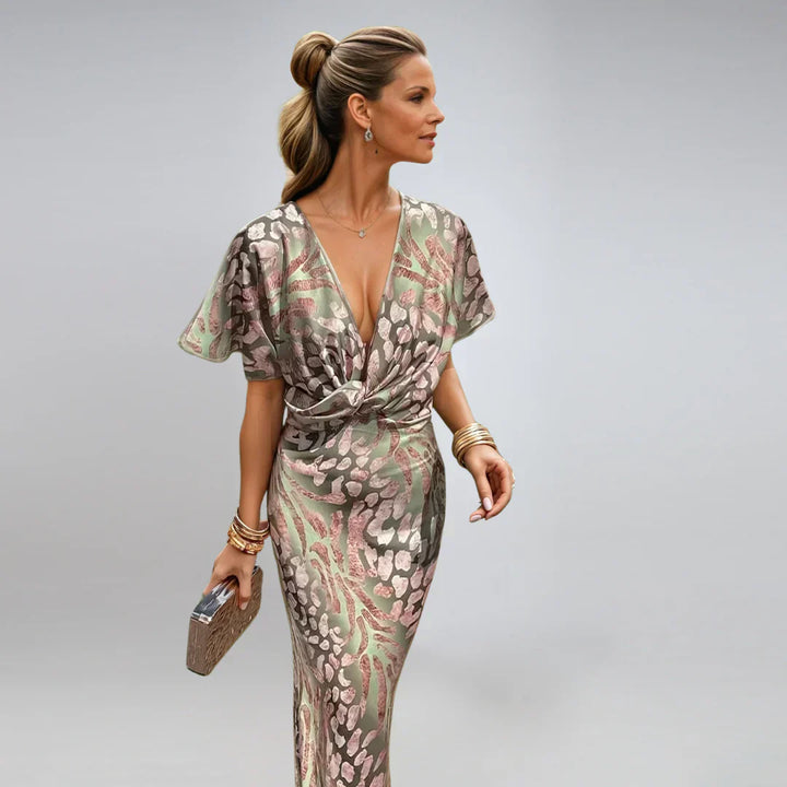 Kelsey – Langes Kleid mit V-Ausschnitt und verdrehtem Detail