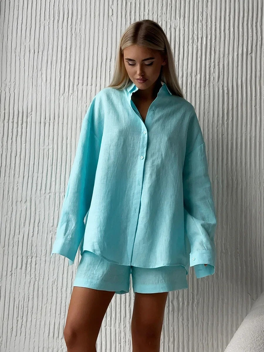 Completo da donna con bottoni e maniche lunghe
