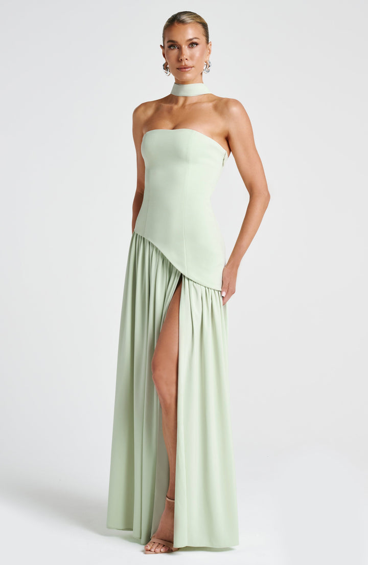 Vestido largo para mujer con abertura lateral